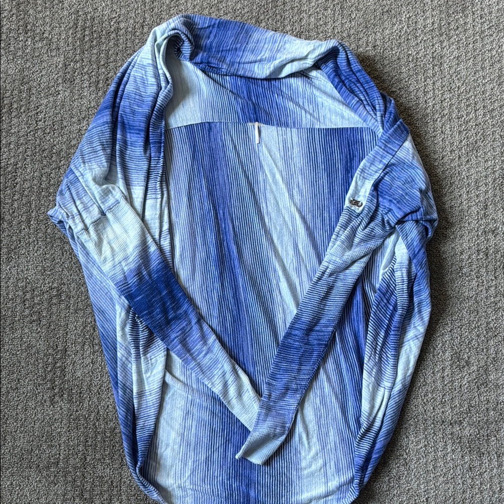 Women’s Blue Gradient sweater
